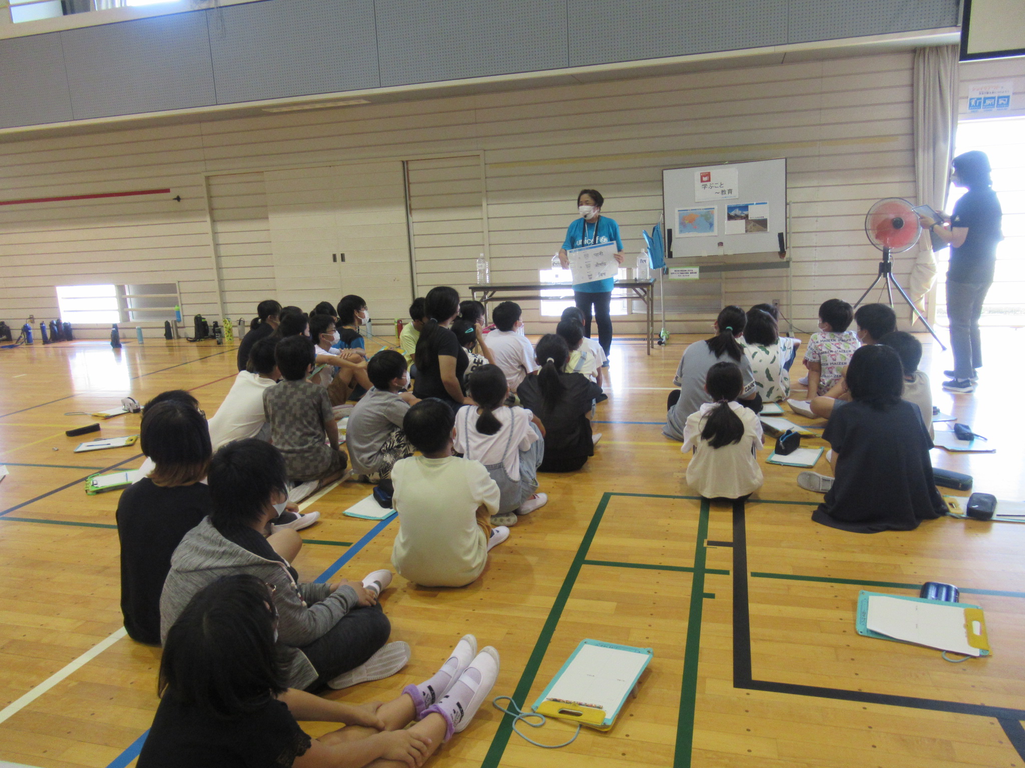 9月9日、12日、14日各務原市立稲羽中学校で出前授業を実施しました。 岐阜県ユニセフ協会